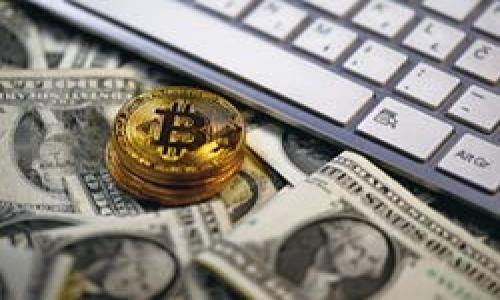   如何确保比特币核心钱包的安全性：全面指南 / 

 guanjianci 比特币核心钱包, 数字货币安全, 加密货币存储, 钱包保护措施 /guanjianci 

### 内容主体大纲

1. 引言
   - 比特币核心钱包的定义
   - 为什么安全性至关重要

2. 比特币核心钱包的安全特性
   - 端到端加密
   - 私钥保护机制
   - 软件更新的重要性

3. 常见的安全威胁
   - 恶意软件与病毒
   - 钓鱼攻击
   - 拒绝服务攻击

4. 保护比特币核心钱包的最佳实践
   - 使用强密码
   - 二步验证
   - 定期备份

5. 冷钱包与热钱包的区别
   - 各自优缺点比较
   - 使用场景划分

6. 如果钱包被盗该怎么办
   - 立刻采取的措施
   - 如何寻求帮助

7. 社区与资源
   - 支持平台与论坛
   - 学习资料推荐

8. 结论
   - 重申安全的重要性
   - 提高安全意识的必要性

### 引言

在数字货币迅速发展的背景下，比特币作为全球最知名的数字货币之一，其核心钱包的安全性显得尤为重要。比特币核心钱包不仅是储存比特币的地方，更是用户资产安全的最后防线。为了保护您的比特币资产免受各种网络攻击和安全威胁，了解如何确保钱包的安全是每个用户的必修课。

### 比特币核心钱包的安全特性

#### 端到端加密

比特币核心钱包采用了端到端加密技术，确保用户交易信息在传输过程中不会被窃取。加密技术能够为比特币交易提供数字签名和验证，确保交易的真实性与准确性。

#### 私钥保护机制

私钥是用户访问并管理自己比特币资产的重要凭证。比特币核心钱包通过加密保护私钥，确保用户的资产只会被授权的用户访问。同时，私钥不会被泄露到服务器，增强了安全性。

#### 软件更新的重要性

比特币核心钱包的开发团队会定期发布软件更新，以修复潜在的安全漏洞和提高钱包的功能。用户必须保持软件的最新版本，以确保始终受到最新安全防护措施的保护。

### 常见的安全威胁

#### 恶意软件与病毒

恶意软件是导致比特币钱包被窃取的主要原因之一。黑客常常利用恶意软件来窃取用户的私钥或助记词，导致数字资产的损失。

#### 钓鱼攻击

钓鱼攻击通常通过伪装成合法网站或电子邮件的方式，诱使用户输入个人信息或私钥。用户在输入敏感信息时必须保持警惕。

#### 拒绝服务攻击

拒绝服务攻击（DDoS）可能会导致比特币核心钱包的连接中断，影响用户正常使用钱包的功能。了解这类攻击的特征，能够帮助用户避免潜在的风险。

### 保护比特币核心钱包的最佳实践

#### 使用强密码

使用复杂且独特的密码是确保比特币核心钱包安全的第一步。强密码应包含数字、字母和特殊符号，并且长度不少于12位。

#### 二步验证

启用二步验证功能（2FA）为钱包增加了一道额外的安全防线。即使黑客获得了密码，仍然无法访问钱包。

#### 定期备份

定期备份钱包数据可以有效降低数据丢失的风险。如果手机或计算机丢失，用户可以通过备份恢复钱包。

### 冷钱包与热钱包的区别

#### 各自优缺点比较

冷钱包通常是离线的存储方式，可以有效防止黑客攻击；而热钱包则是在线连接的，使用方便但风险较高。

#### 使用场景划分

用户应根据需要选择适合的存储方式。例如，长期持有比特币的用户可能更倾向于使用冷钱包，而频繁交易的用户则可能更喜欢热钱包。

### 如果钱包被盗该怎么办

#### 立刻采取的措施

如果用户发现钱包被盗，首先应立刻更改密码和关闭二步验证，防止进一步的损失。

#### 如何寻求帮助

用户可以寻求相关社区或专业的技术支持，报告问题并请求帮助，努力挽回损失。

### 社区与资源

#### 支持平台与论坛

比特币社区有众多支持平台和论坛，用户可以在这些平台上交流经验，获取帮助，了解最新的比特币动态。

#### 学习资料推荐

掌握比特币的安全知识需要持续学习，推荐的一些学习资源包括比特币官方网站、相关书籍和线上课程。

### 结论

确保比特币核心钱包的安全是一项持续的任务。用户应时刻保持警惕，采取适当的安全措施，确保自身资产的安全。随着技术的进步，网络安全威胁也在不断演变，保持学习和关注安全动态，将能更好地保护个人资产。

### 相关问题

1. **如何选择比特币核心钱包，避免潜在的安全风险？**
   
2. **比特币核心钱包的私钥丢失后如何恢复资产？**

3. **使用比特币核心钱包，应该定期检查哪些安全设置？**

4. **有哪些软件工具可以提高比特币核心钱包的安全性？**

5. **比特币核心钱包安全事件是如何影响市场发展的？**

6. **比特币核心钱包的安全性与其他数字货币钱包相比如何？**

7. **未来比特币核心钱包的安全趋势和技术展望？** 

如果您需要，每个问题的详细介绍，可以根据以上大纲进行扩展，我将在这里提供每个问题约700字的内容。